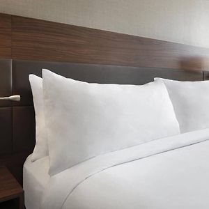 One-Bedroom King Suite